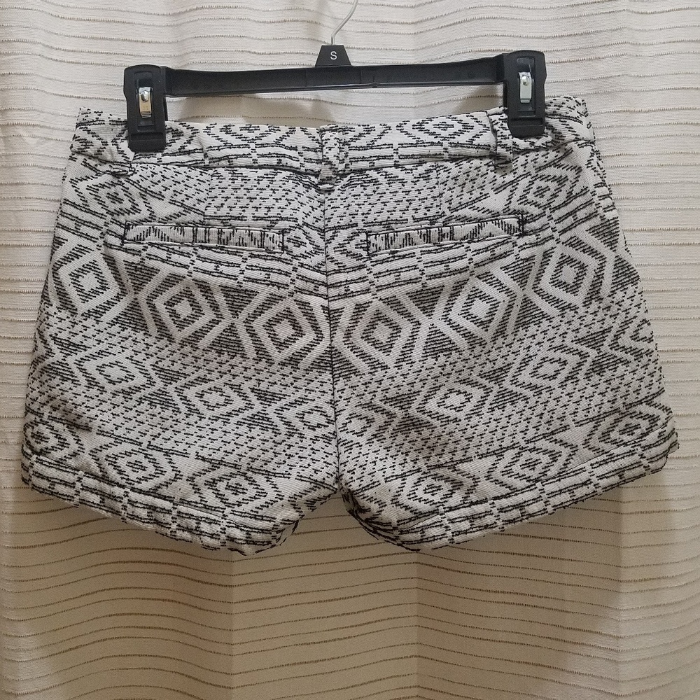 Aztec White and Black Shorts - Picture 4 of 8